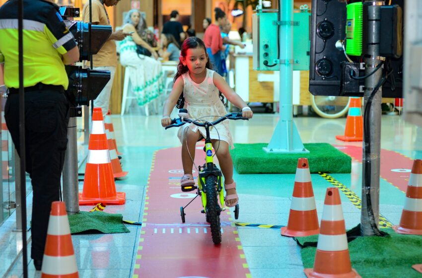  Circuito de bike leva educação no trânsito para crianças no Salvador Shopping até este domingo (18)